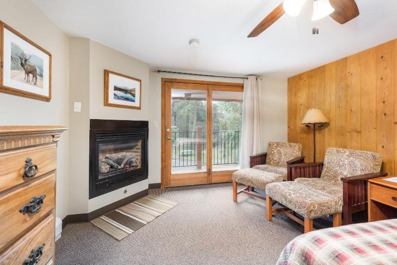 4 Seasons Inn On Fall River image