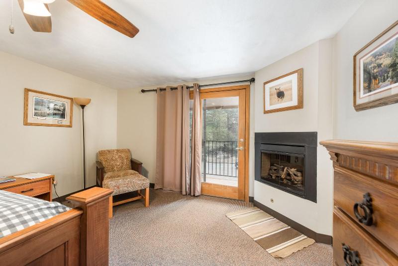 4 Seasons Inn On Fall River image