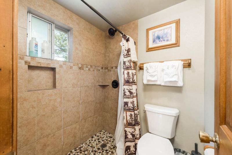 4 Seasons Inn On Fall River image