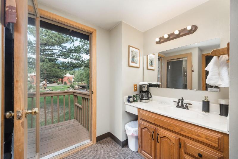 4 Seasons Inn On Fall River image