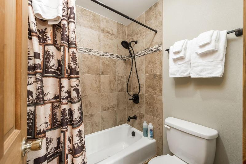 4 Seasons Inn On Fall River image