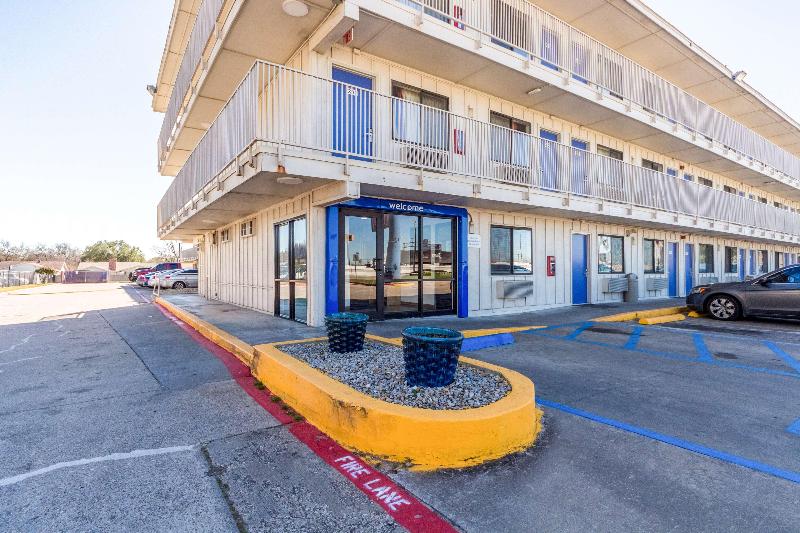 Motel 6 Garland, TX - Dallas image