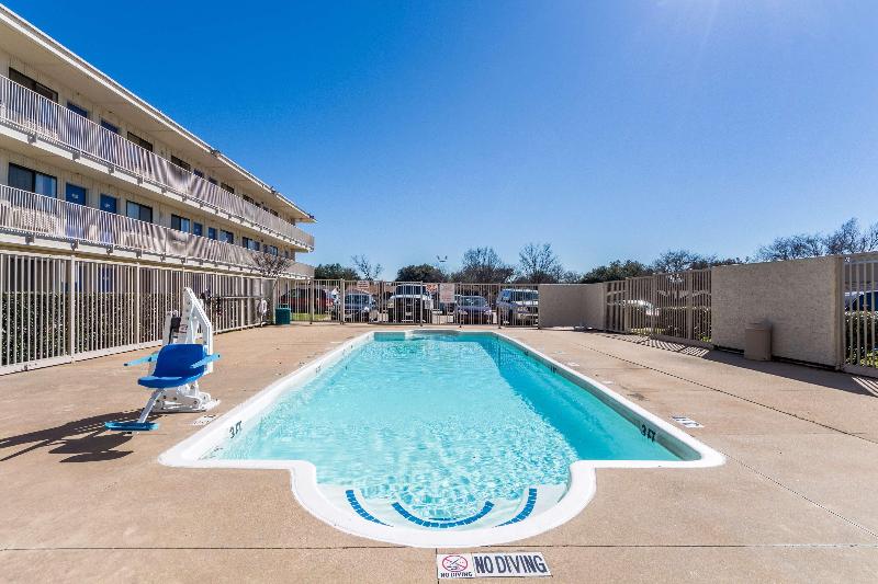 Motel 6 Garland, TX - Dallas image