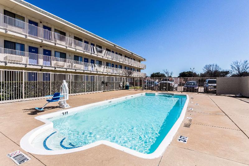 Motel 6 Garland, TX - Dallas image