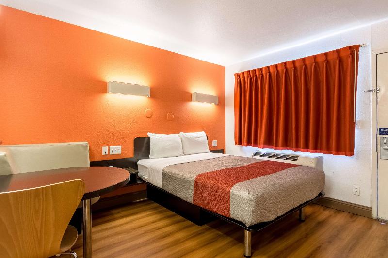 Motel 6 Garland, TX - Dallas image