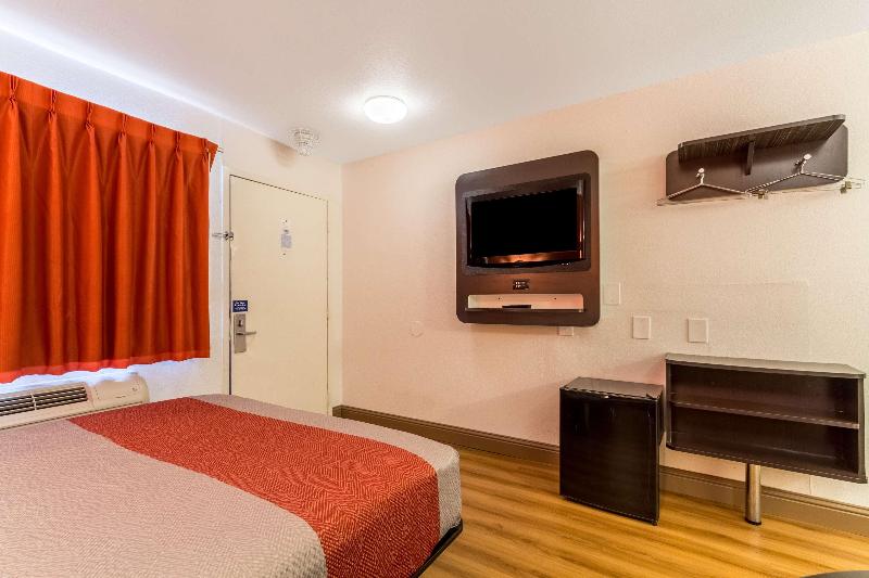 Motel 6 Garland, TX - Dallas image