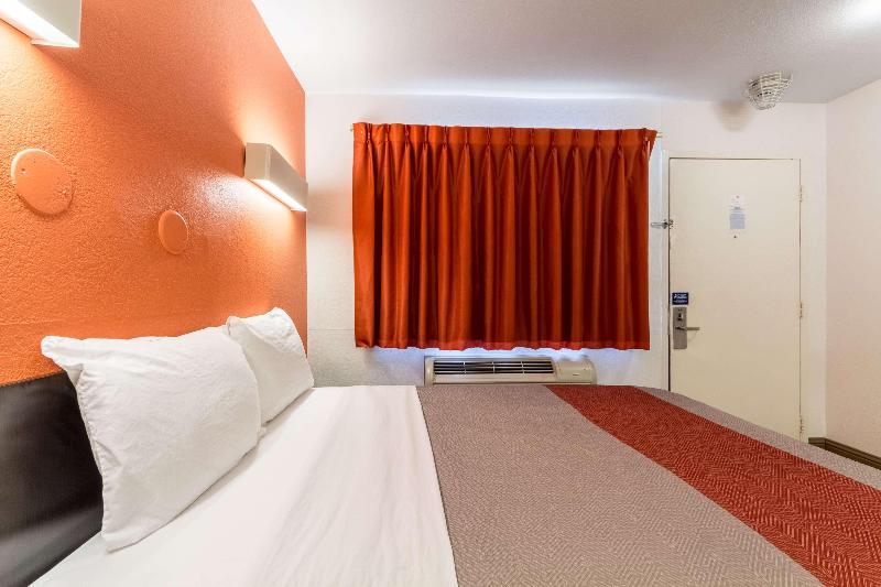 Motel 6 Garland, TX - Dallas image