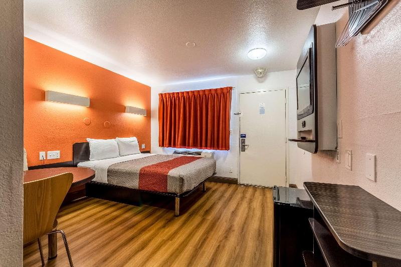 Motel 6 Garland, TX - Dallas image
