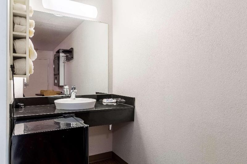 Motel 6 Garland, TX - Dallas image