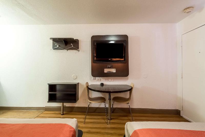 Motel 6 Garland, TX - Dallas image