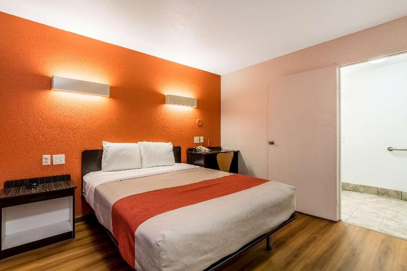 Motel 6 Garland, TX - Dallas image