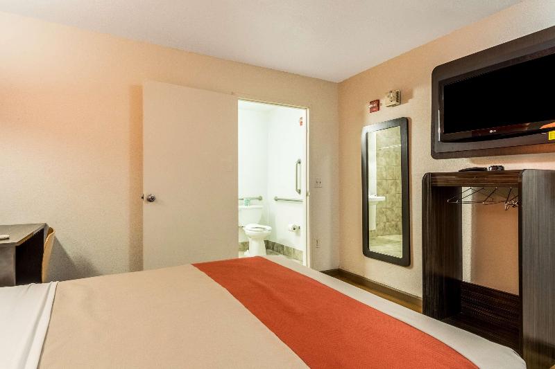 Motel 6 Garland, TX - Dallas image