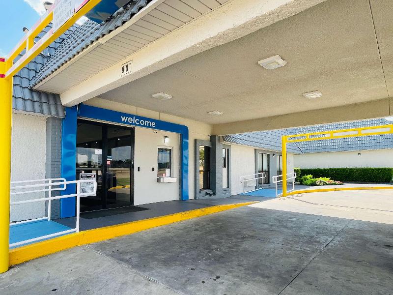 Motel 6 Duncanville, TX - Dallas - Image 2