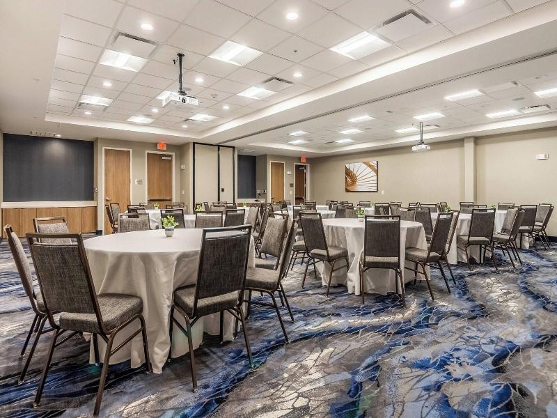 Fairfield Inn & Suites by Marriott Dallas DFW Airp image