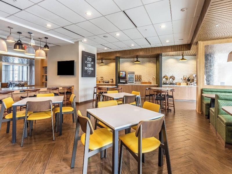 Fairfield Inn & Suites by Marriott Dallas DFW Airp image