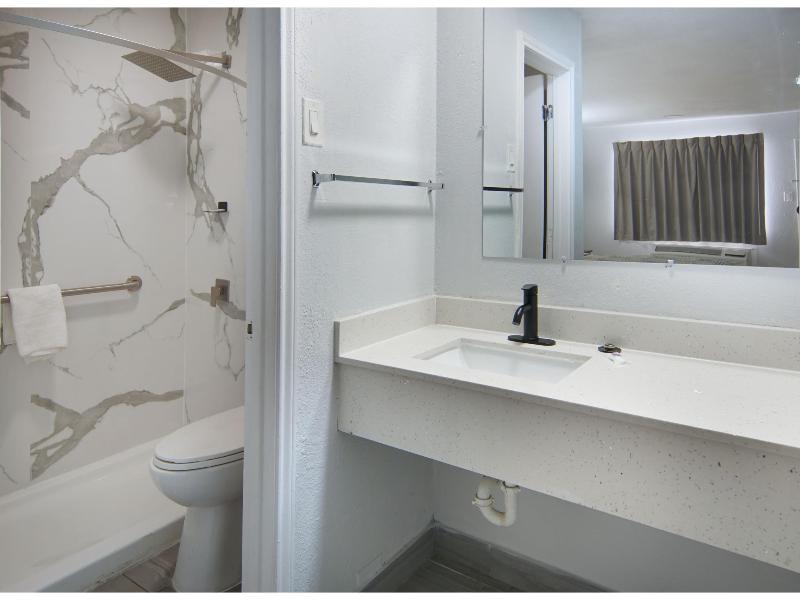 Motel 6-Red Oak, TX - Dallas GA image
