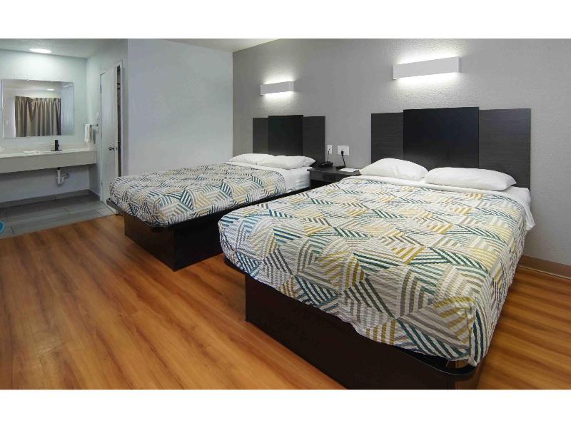 Motel 6-Red Oak, TX - Dallas GA image