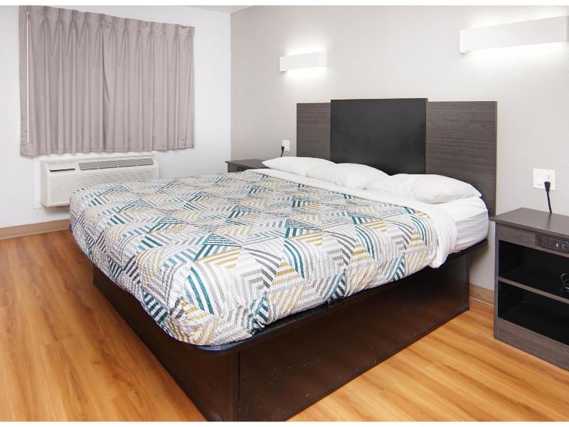 Motel 6-Red Oak, TX - Dallas GA image