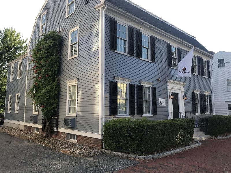 Essex Street Inn & Suites, Ascend Hotel Collection image
