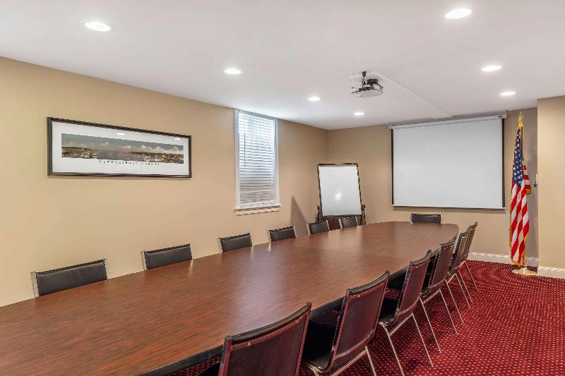 Essex Street Inn & Suites, Ascend Hotel Collection image