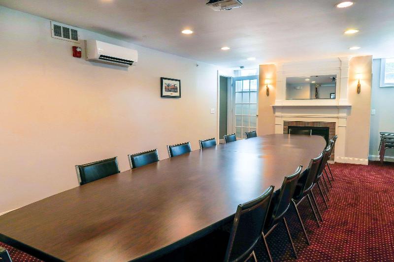Essex Street Inn & Suites, Ascend Hotel Collection image
