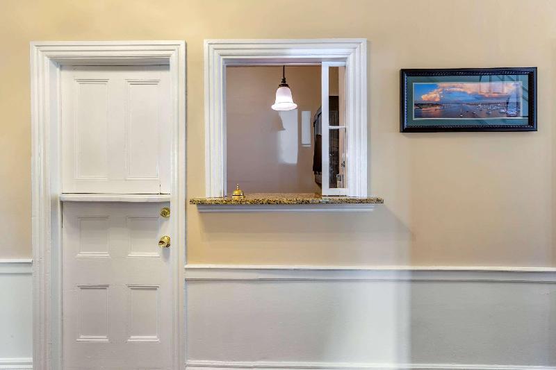 Essex Street Inn & Suites, Ascend Hotel Collection image