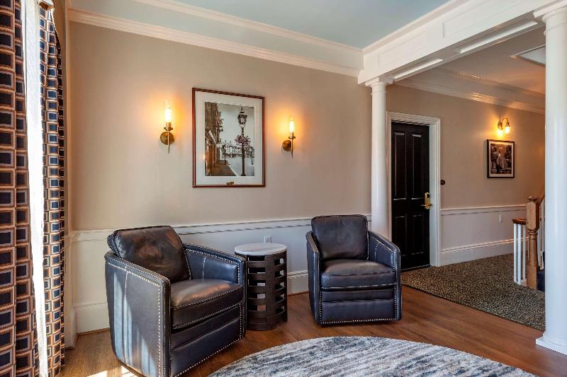 Essex Street Inn & Suites, Ascend Hotel Collection image