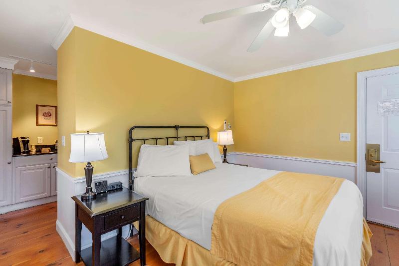 Essex Street Inn & Suites, Ascend Hotel Collection image