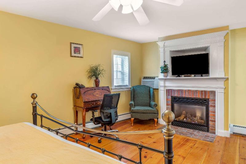 Essex Street Inn & Suites, Ascend Hotel Collection image