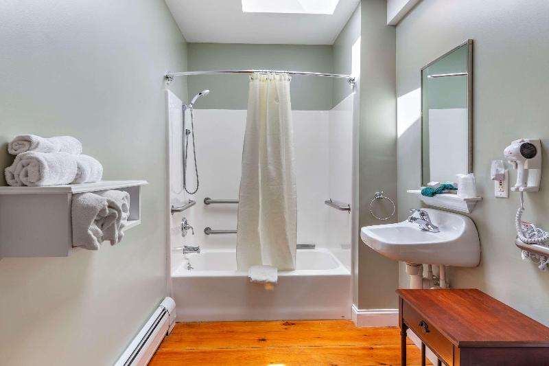 Essex Street Inn & Suites, Ascend Hotel Collection image