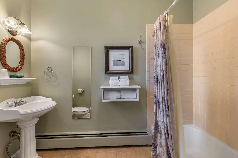Essex Street Inn & Suites, Ascend Hotel Collection image