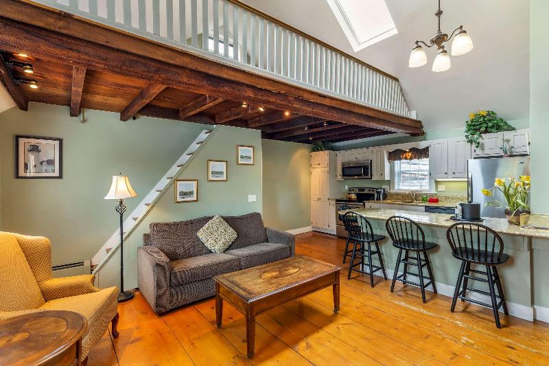 Essex Street Inn & Suites, Ascend Hotel Collection image