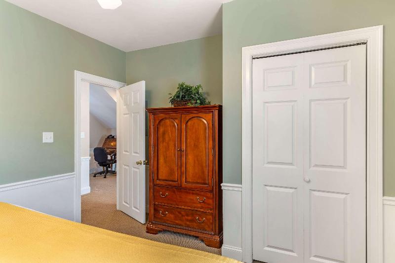 Essex Street Inn & Suites, Ascend Hotel Collection image
