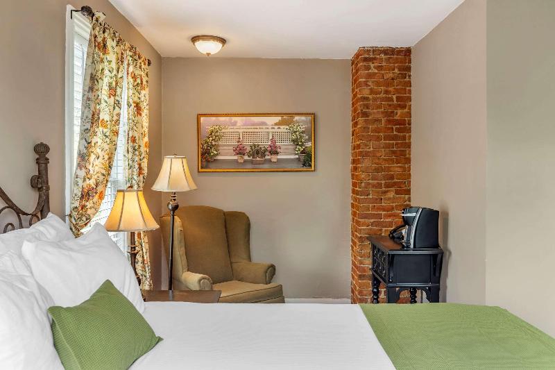 Essex Street Inn & Suites, Ascend Hotel Collection image