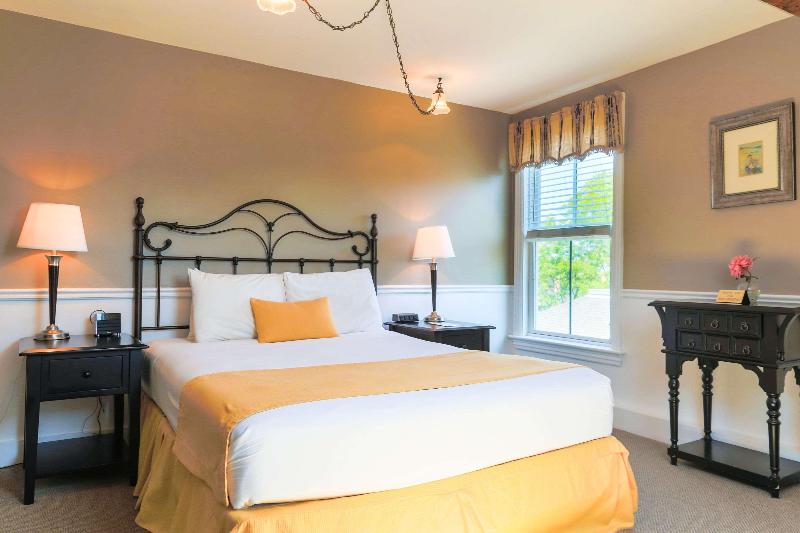 Essex Street Inn & Suites, Ascend Hotel Collection image