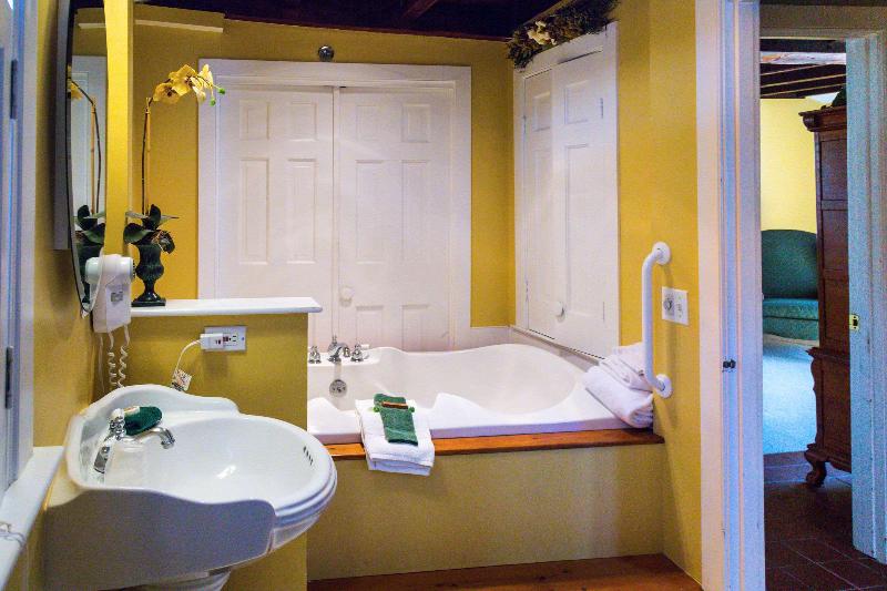Essex Street Inn & Suites, Ascend Hotel Collection image