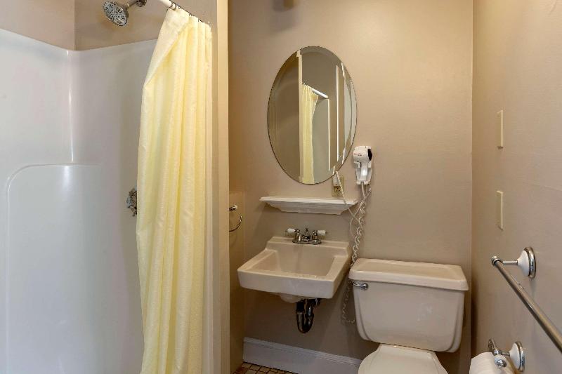 Essex Street Inn & Suites, Ascend Hotel Collection image
