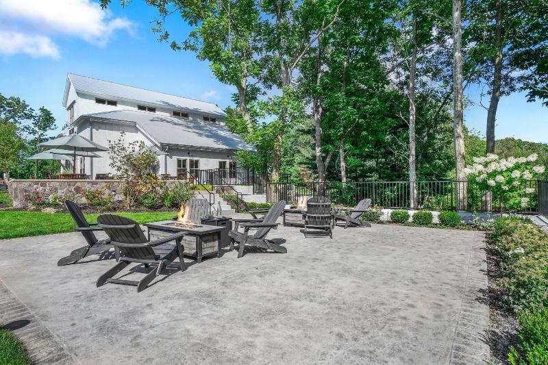 Briar Barn Inn image