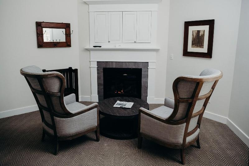 Briar Barn Inn image