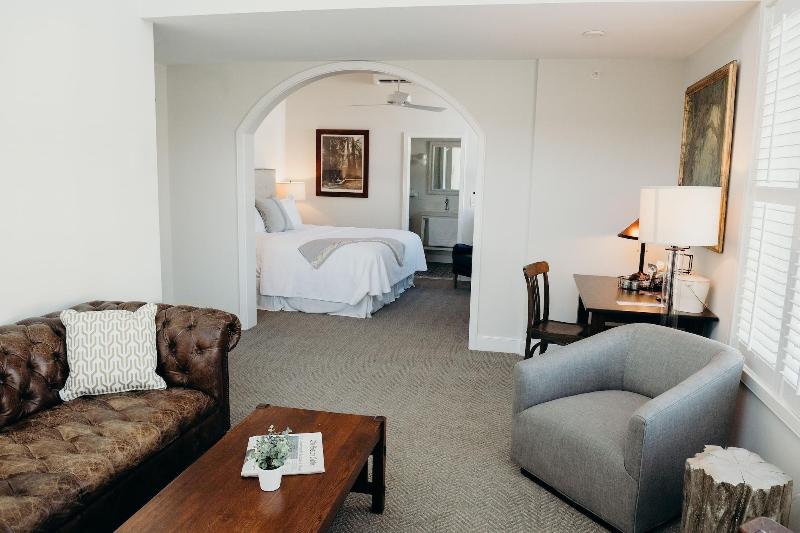 Briar Barn Inn image