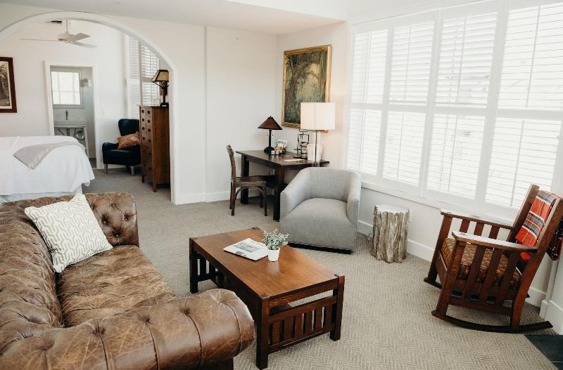 Briar Barn Inn image