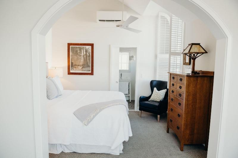 Briar Barn Inn image