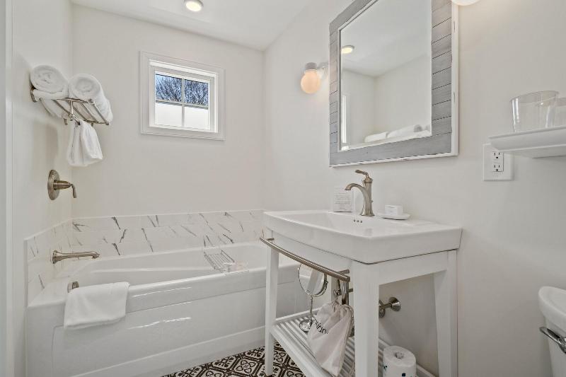 Briar Barn Inn image