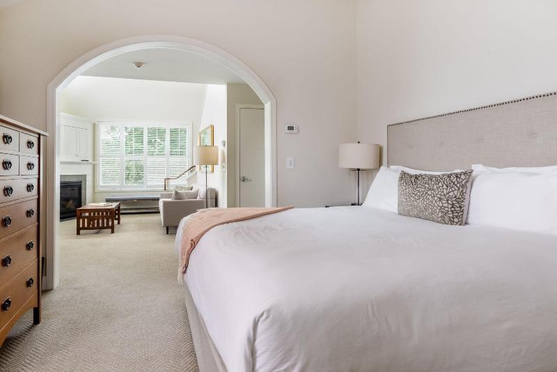 Briar Barn Inn image