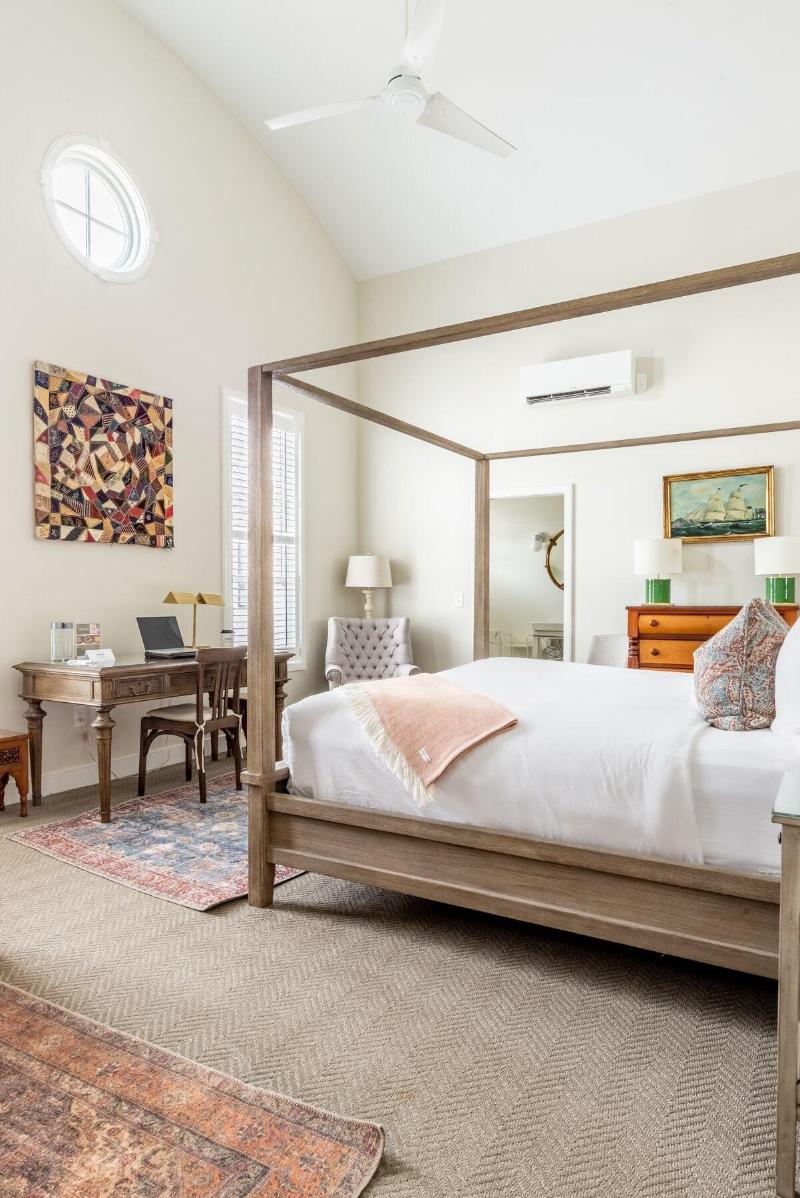 Briar Barn Inn image