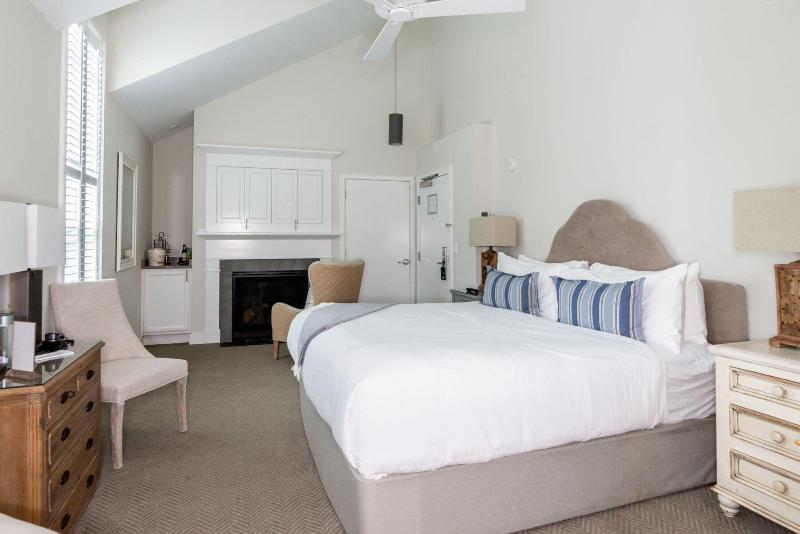 Briar Barn Inn image