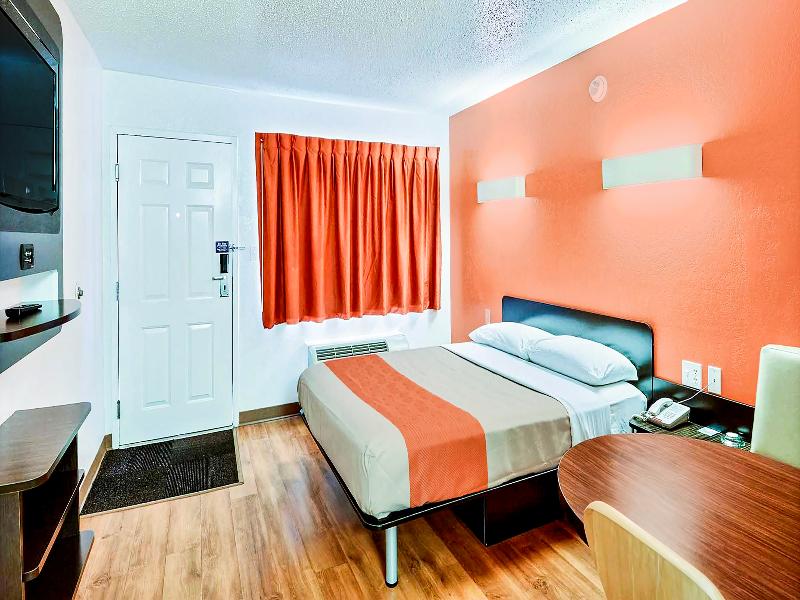 Motel 6 Tewksbury, Ma - Boston GA image