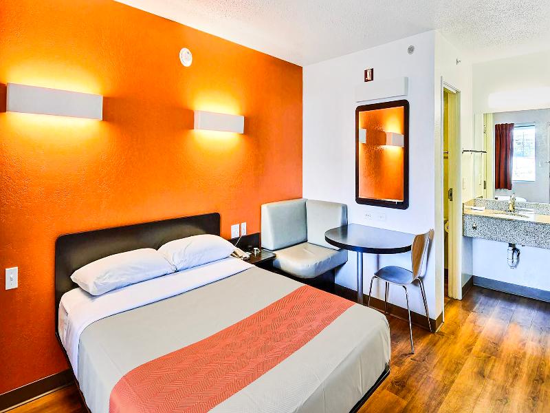 Motel 6 Tewksbury, Ma - Boston GA image