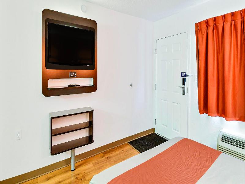 Motel 6 Tewksbury, Ma - Boston GA image