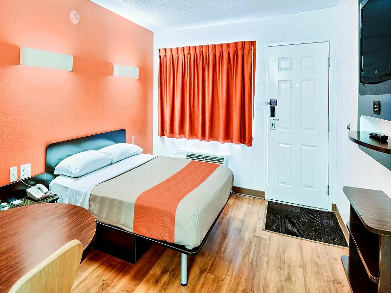 Motel 6 Tewksbury, Ma - Boston GA image